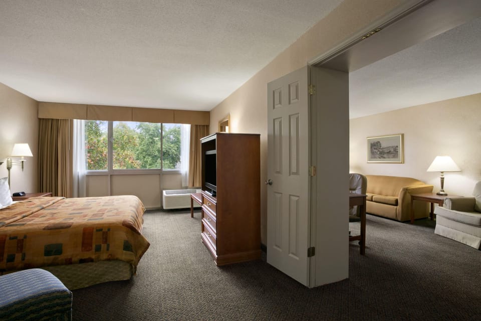 In-room safe, desk, laptop workspace, blackout drapes