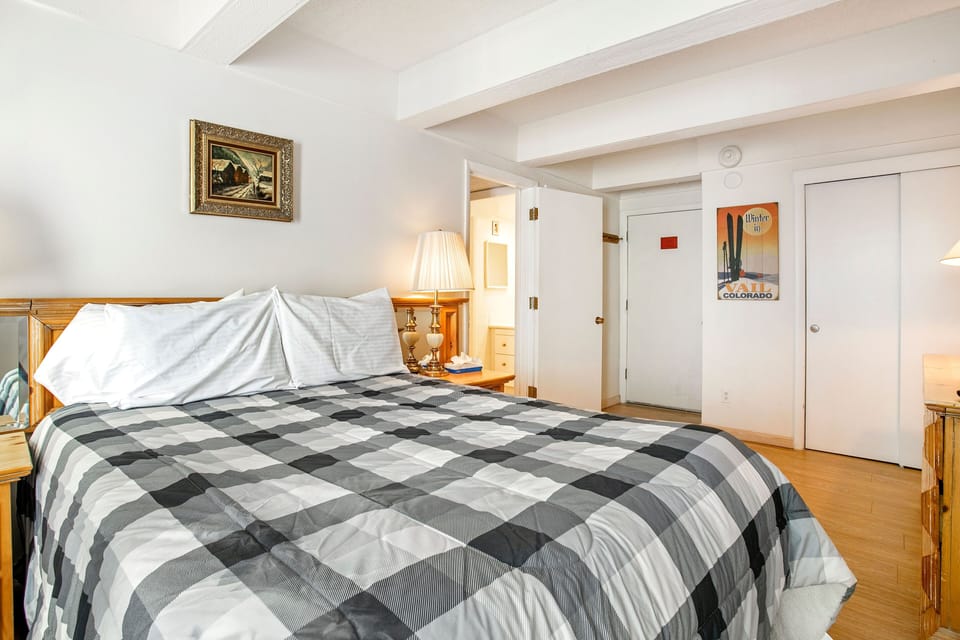 Condo, 2 Bedrooms | 2 bedrooms, desk, laptop workspace, iron/ironing board