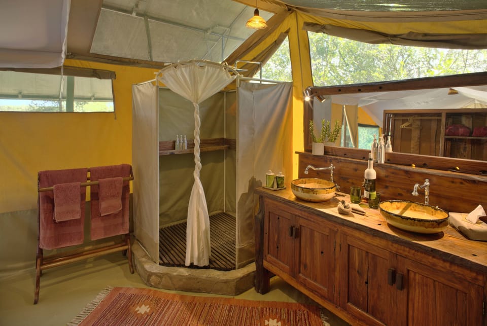Shower, free toiletries, bathrobes, slippers