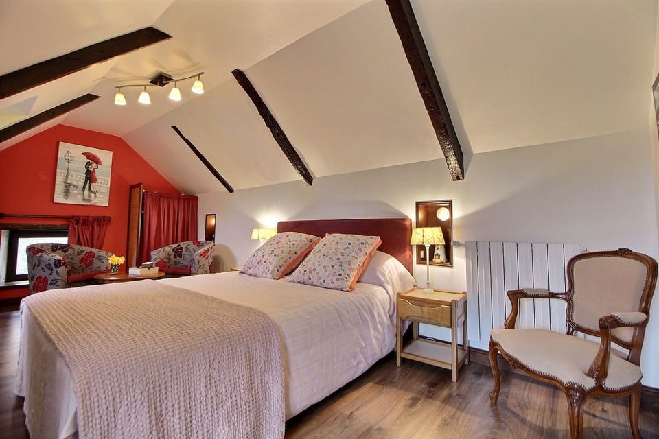 House | 3 bedrooms, premium bedding, blackout drapes, free WiFi