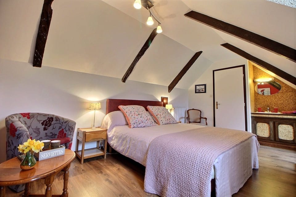 House | 3 bedrooms, premium bedding, blackout drapes, free WiFi