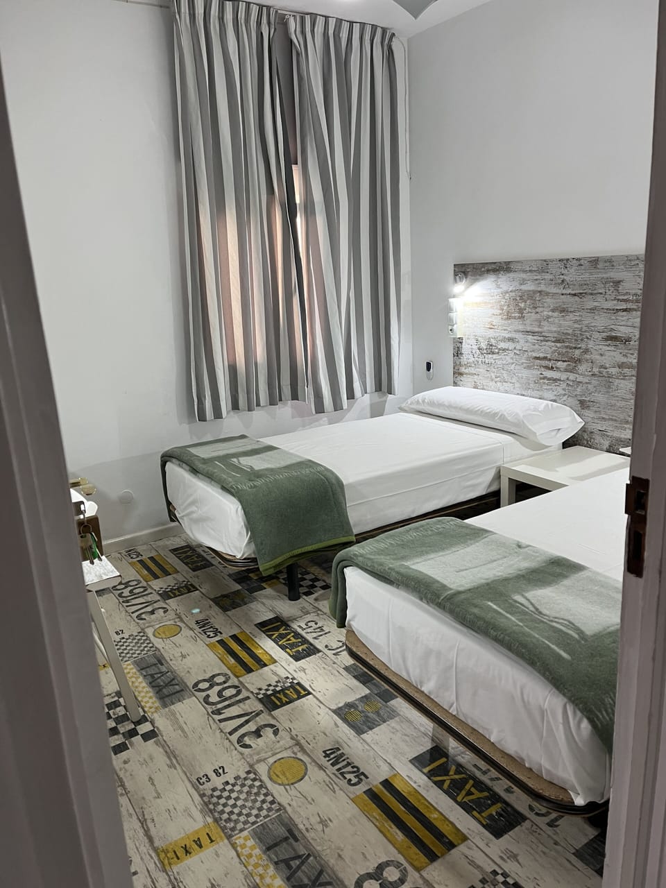 Twin Room, Shared Bathroom | Desk, blackout drapes, free WiFi, bed sheets
