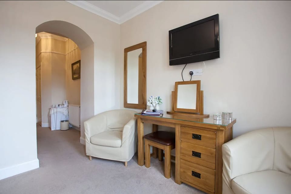 Superior Double Room, 1 Queen Bed | Hypo-allergenic bedding available, desk, soundproofing
