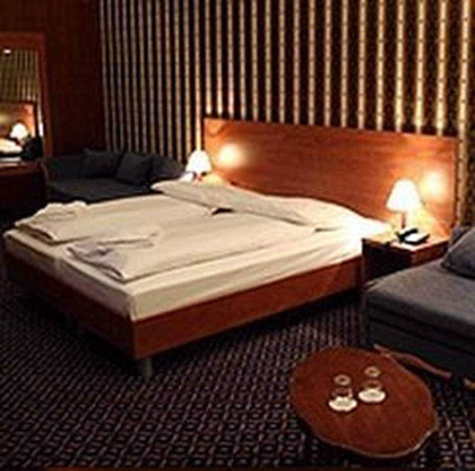 Standard Double Room | Iron/ironing board, free cribs/infant beds, free rollaway beds