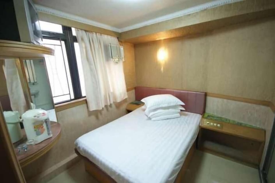 Junior Double Room, 1 Double Bed | Free WiFi, bed sheets
