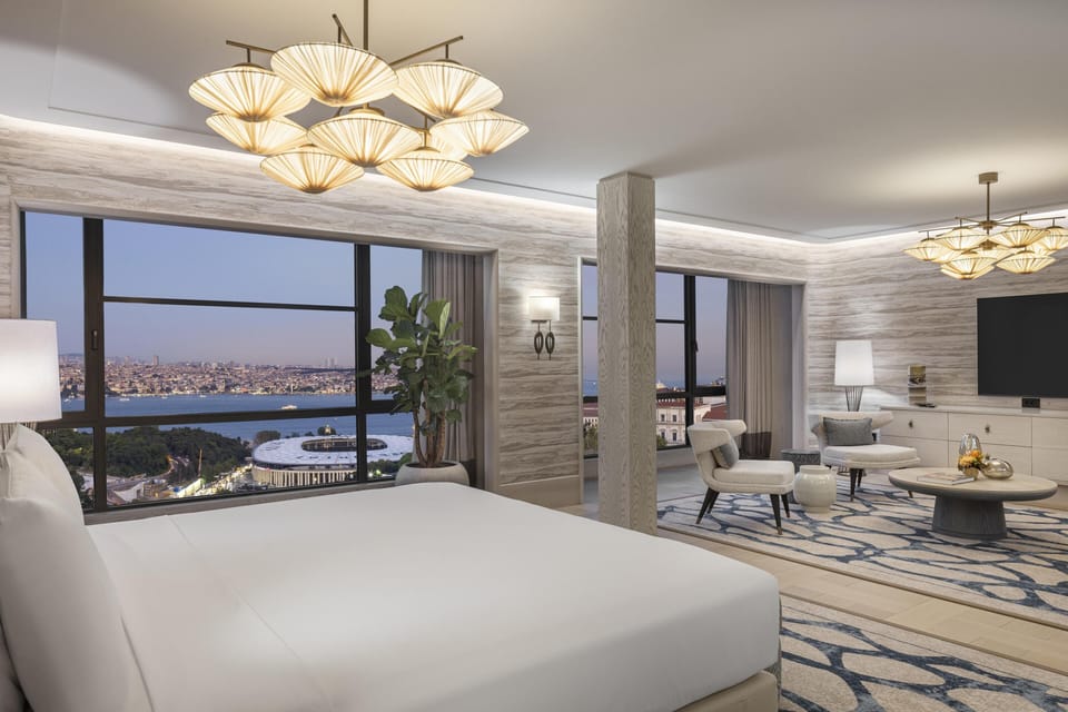 Imperial Suite | Hypo-allergenic bedding, down comforters, minibar, in-room safe