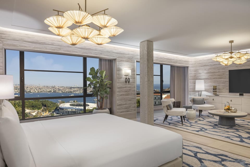 Imperial Suite | Hypo-allergenic bedding, down comforters, minibar, in-room safe
