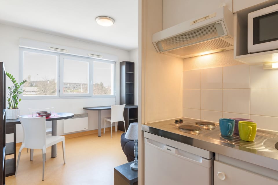 Standard Studio | Private kitchenette | Fridge, microwave, stovetop, electric kettle