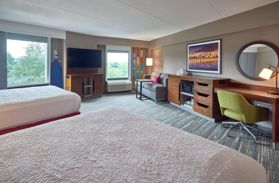 Premium Studio Suite, Multiple Beds, Non Smoking | Living area | 32-inch LCD TV with digital channels, TV