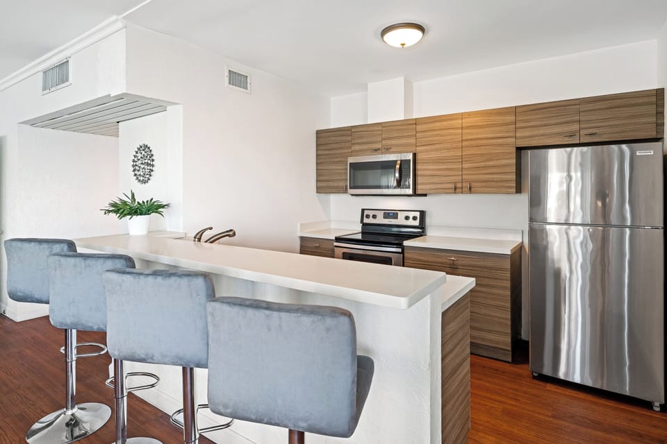 Suite, 1 Bedroom, Balcony, Bay View (King) | Private kitchen | Fridge