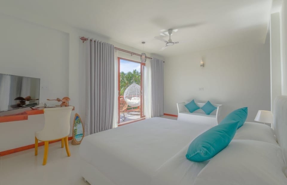 Suite, Jetted Tub | Minibar, in-room safe, desk, iron/ironing board