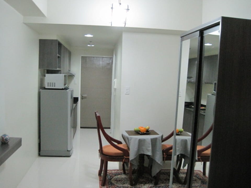 Suite | In-room dining