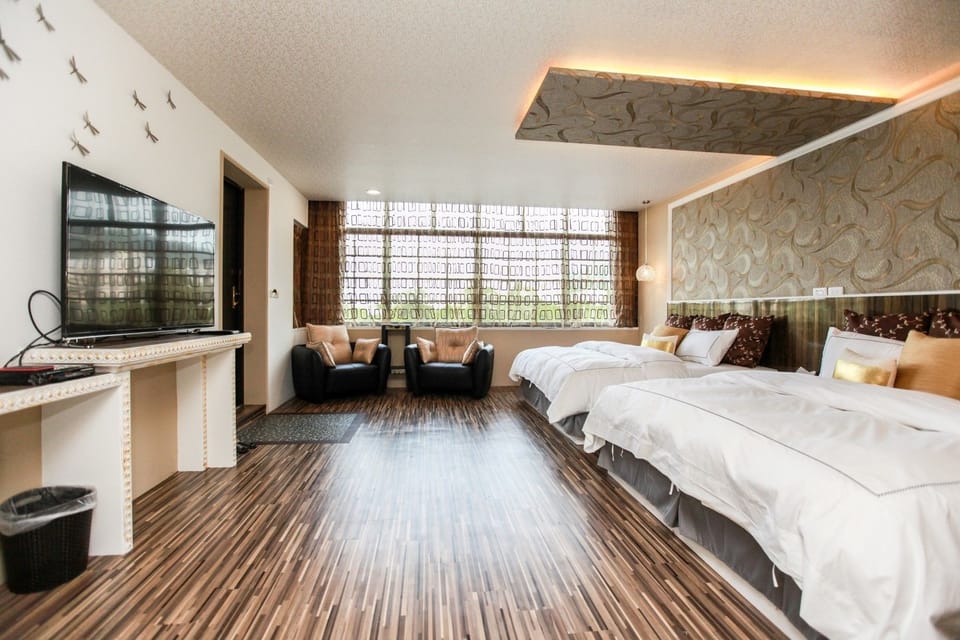 Standard Quadruple Room (Golden) | Desk, blackout drapes, soundproofing, rollaway beds