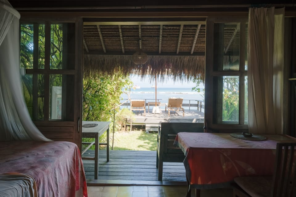 Deluxe Cottage, 2 Bedrooms, Beachfront | WiFi (free), bed sheets