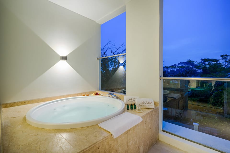 Suite, Jetted Tub | Jetted tub