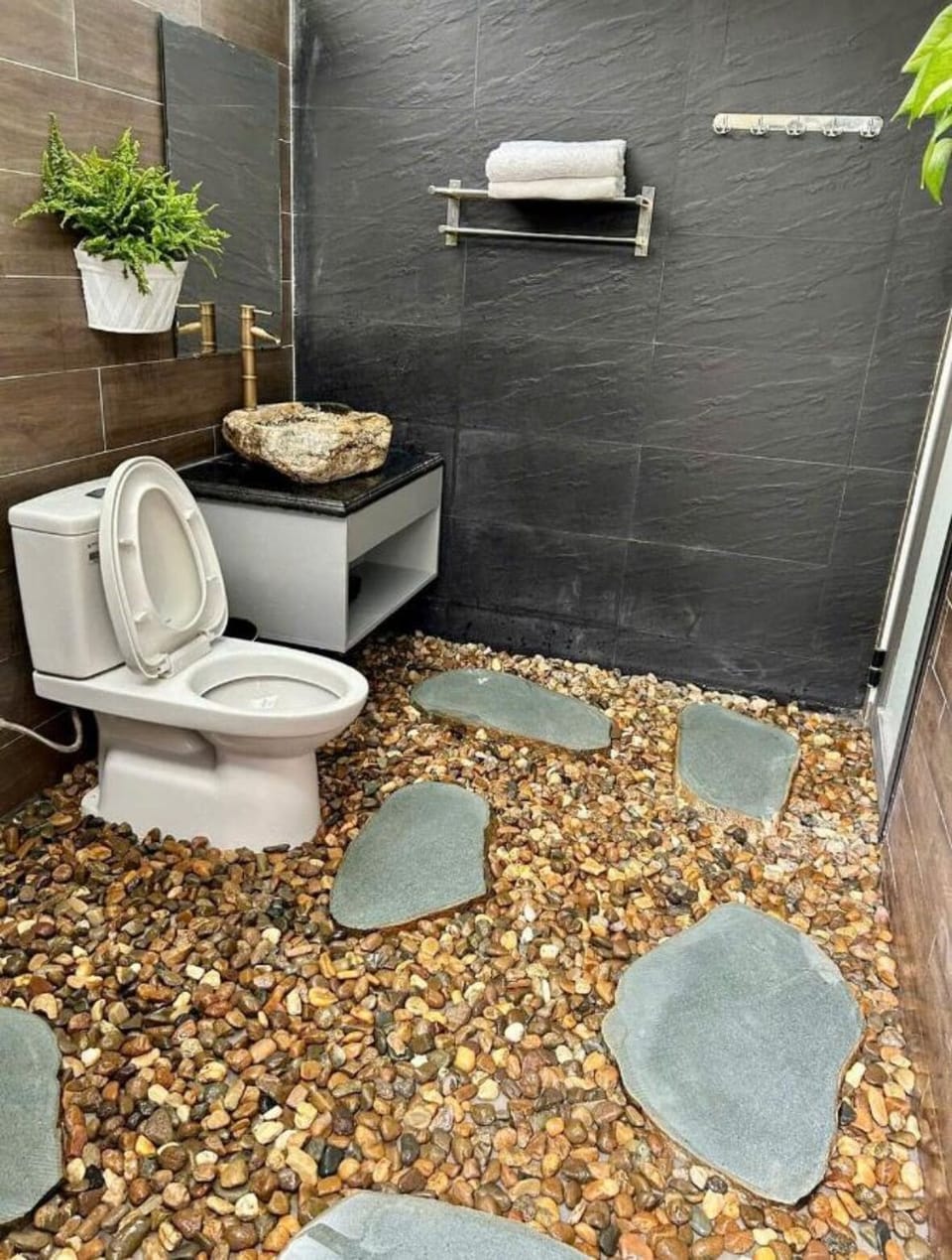 Family Room, Garden View | Bathroom | Shower, free toiletries, hair dryer, slippers
