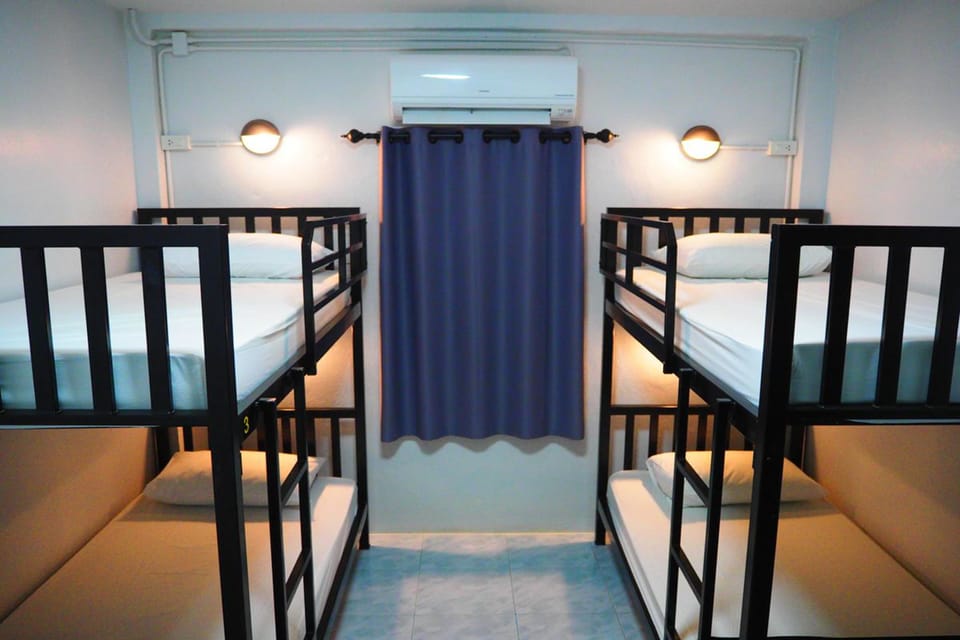 Mixed Dorm | Free WiFi