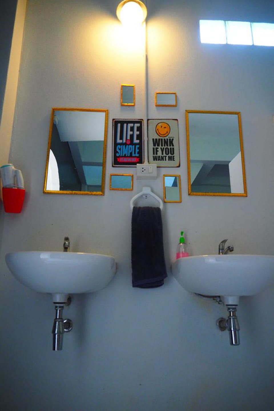 Mixed Dorm | Bathroom | Shower, free toiletries, towels