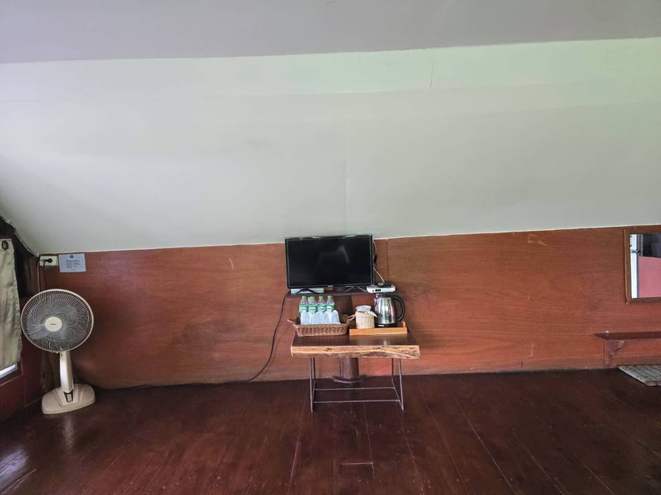 Sakura | Living area | TV