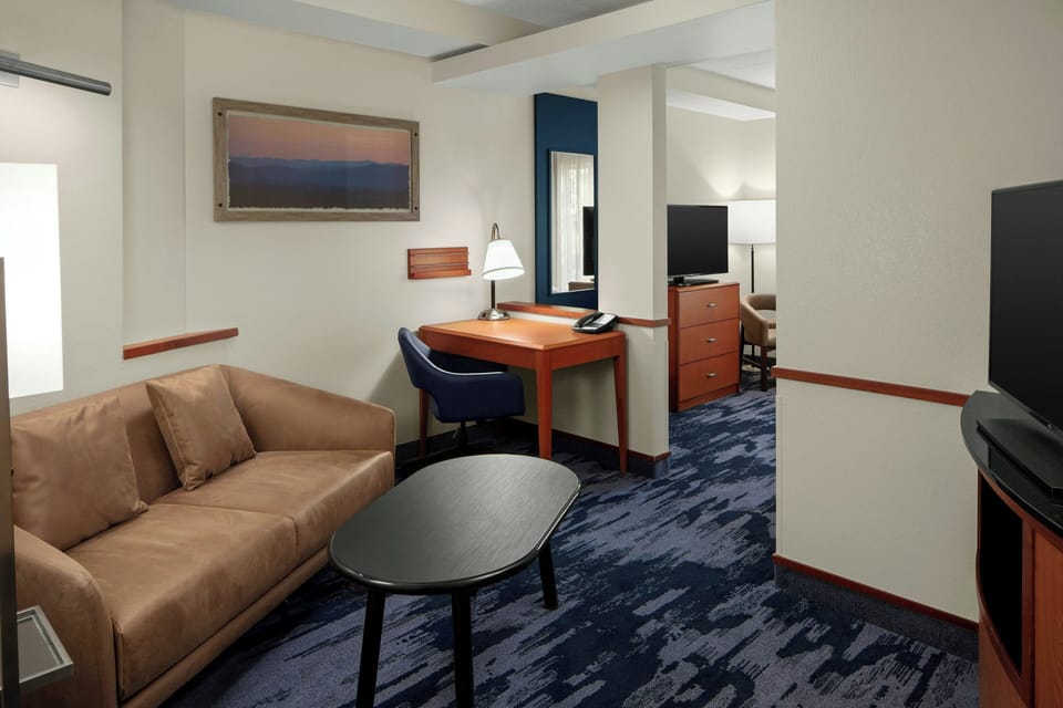 43-inch Smart TV with cable channels, TV, Netflix