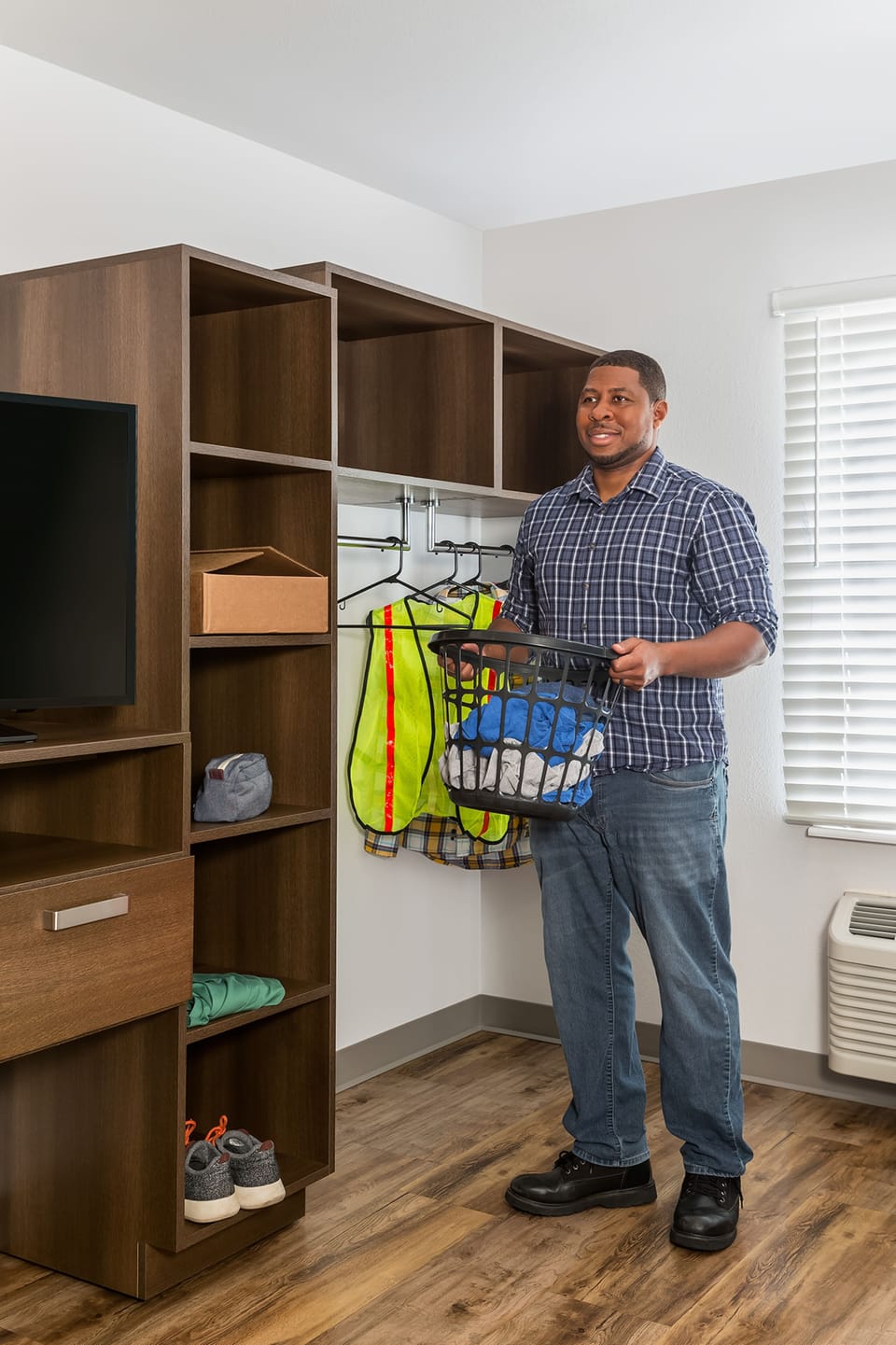 Premium bedding, desk, iron/ironing board, free WiFi