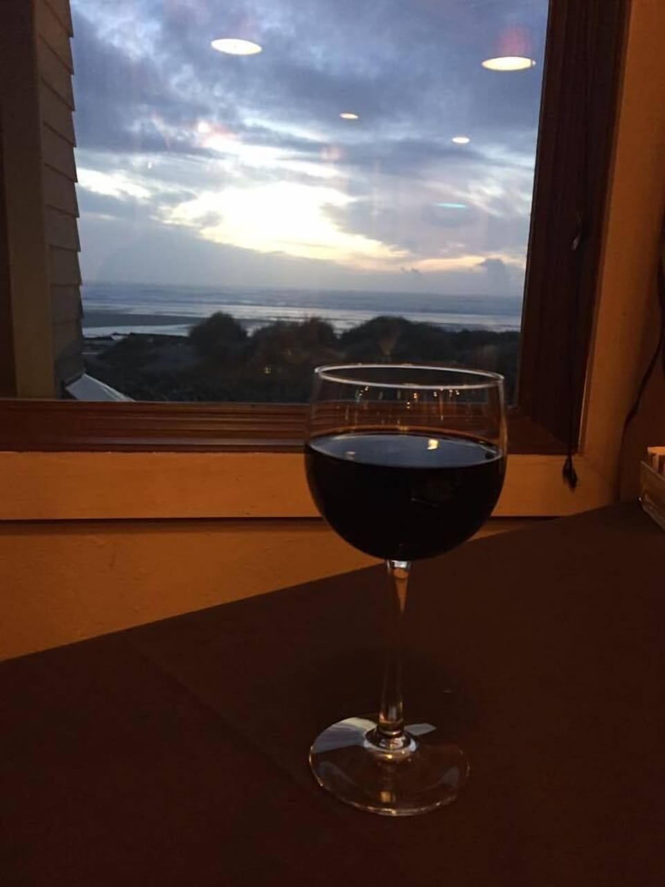 Breakfast, lunch, dinner served; ocean views