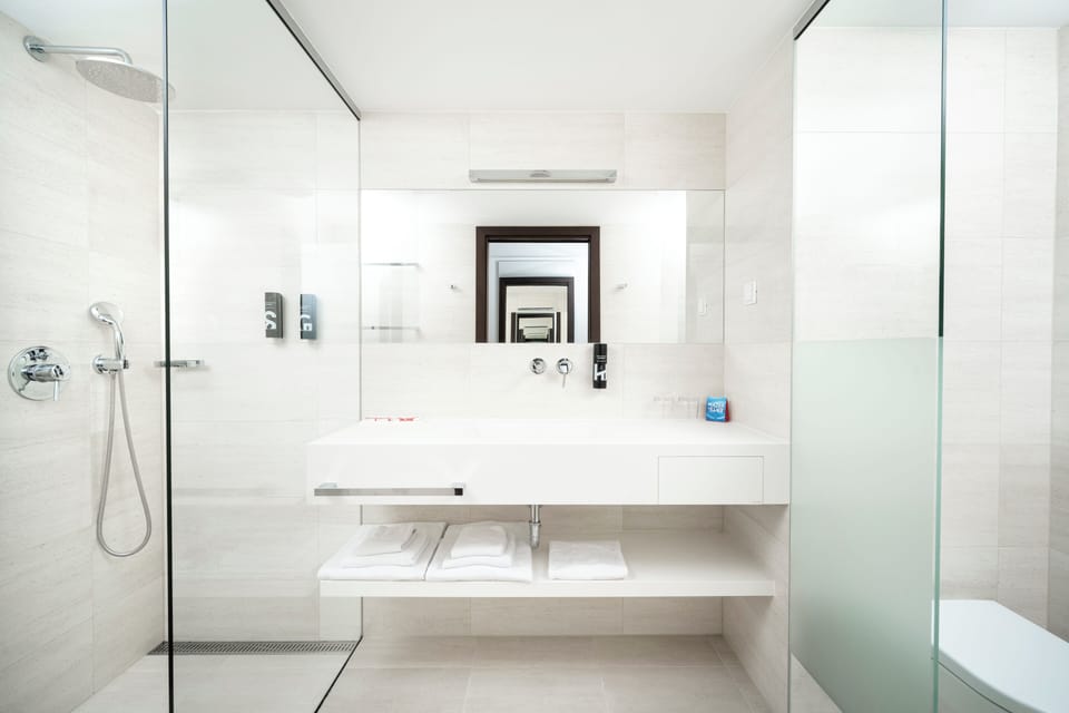 Premium Room, Balcony, Sea View | Bathroom | Free toiletries, hair dryer, towels