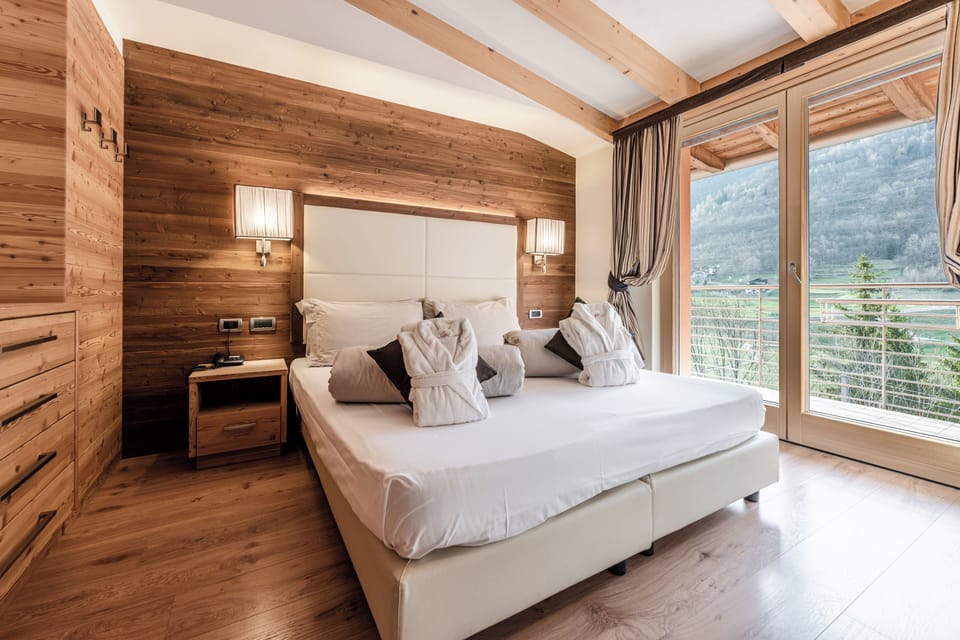 Suite con Balcone train side | Minibar, in-room safe, desk, free WiFi
