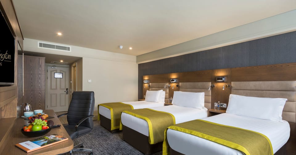 Triple Room | Hypo-allergenic bedding, in-room safe, desk, laptop workspace