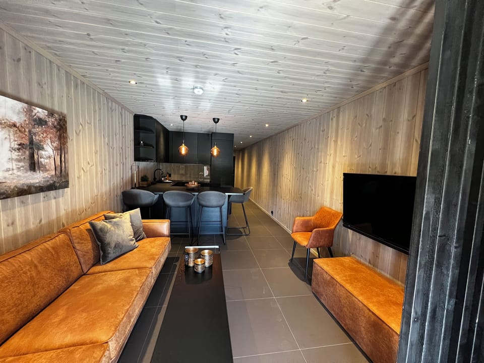 Deluxe Apartment, 2 Bedrooms | 1 bedroom, individually decorated, individually furnished