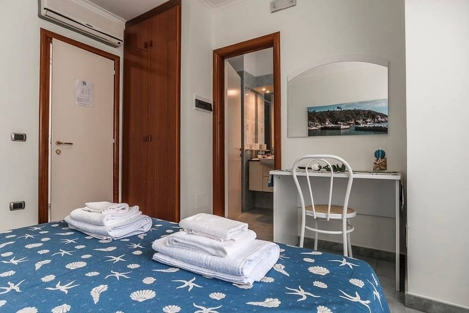 Double or Twin Room | In-room safe, desk, cribs/infant beds, free WiFi