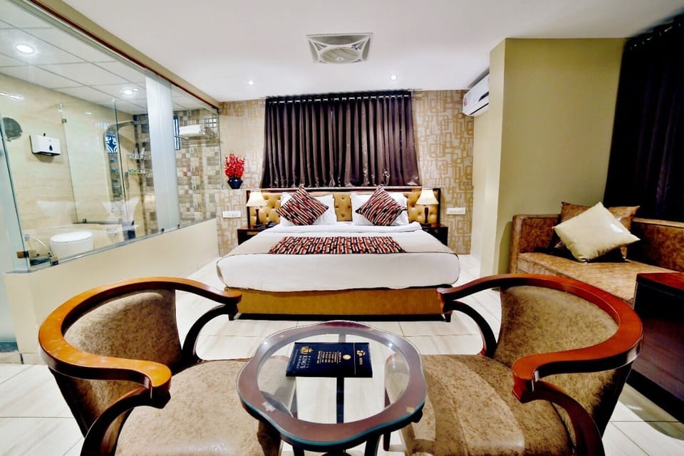 Executive Room, 1 Bedroom | Premium bedding, minibar, in-room safe, desk
