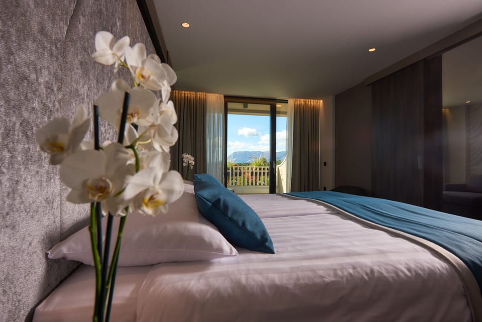 Premium bedding, minibar, in-room safe, desk