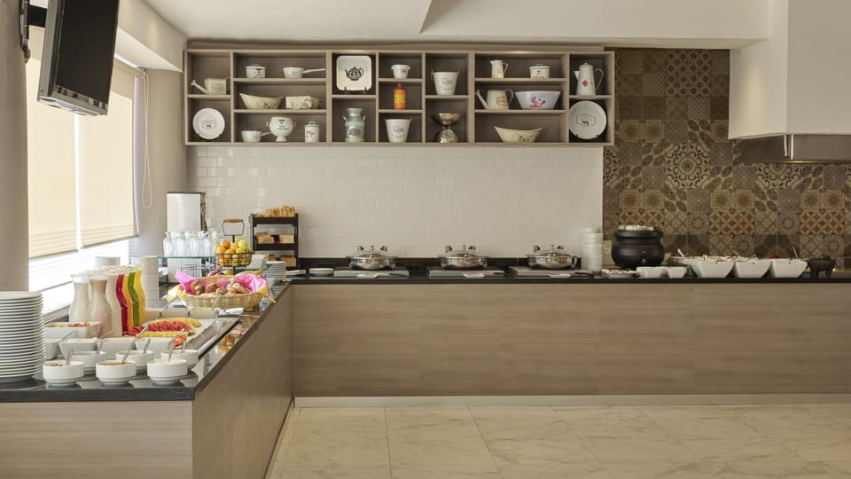 Free daily buffet breakfast