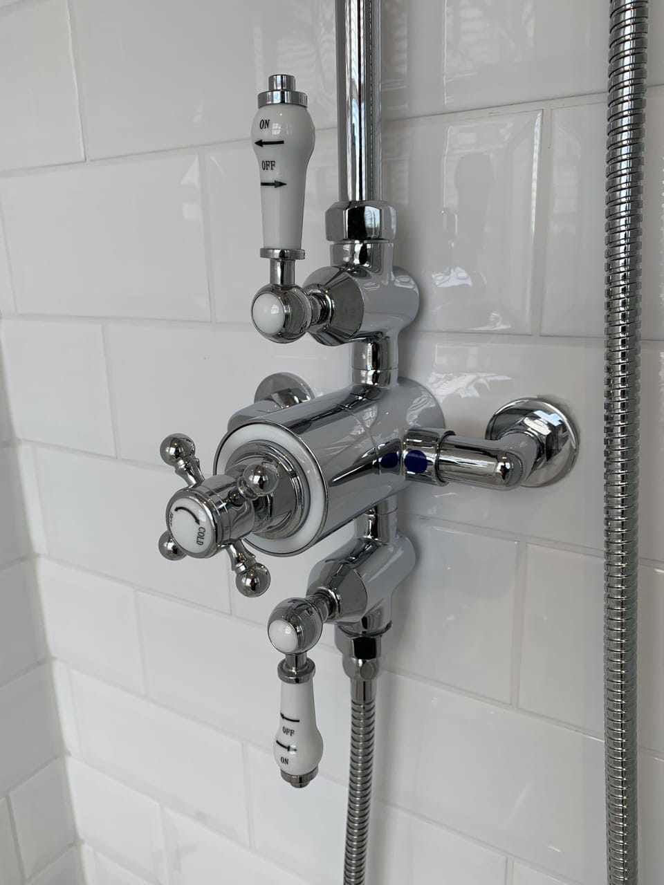 Deluxe Double Room, 1 Queen Bed, Garden View | Bathroom shower