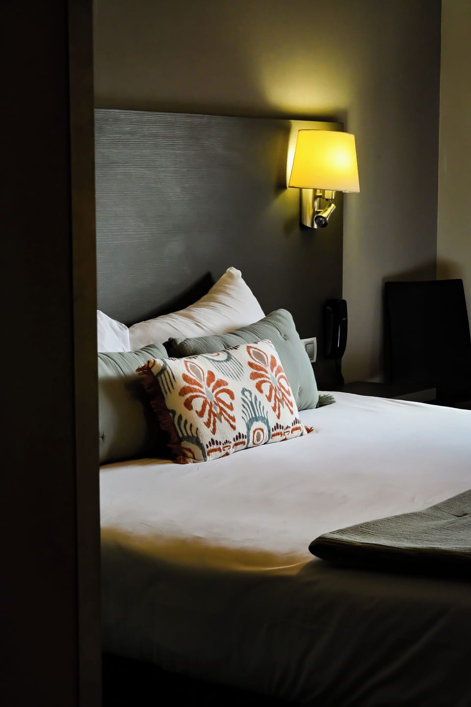 Double or Twin Room | Minibar, in-room safe, desk, blackout drapes