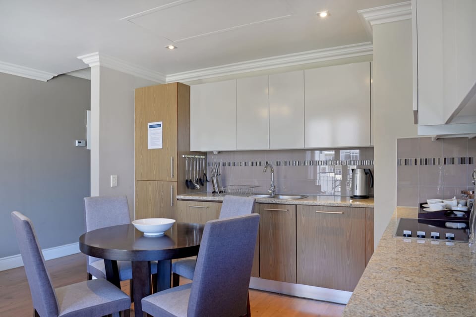 Luxury Apartment (414) | Living area | 40-inch flat-screen TV with digital channels, Smart TV, Netflix