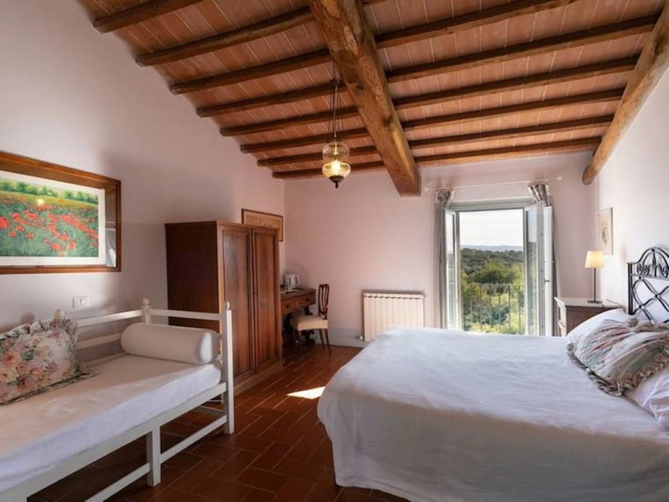 Triple Room, Valley View | Desk, free WiFi, bed sheets