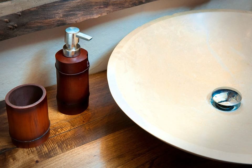 Bathroom sink