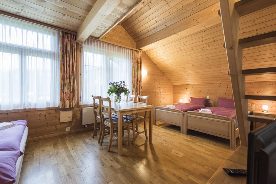 Apartment (Five bed room) | In-room dining