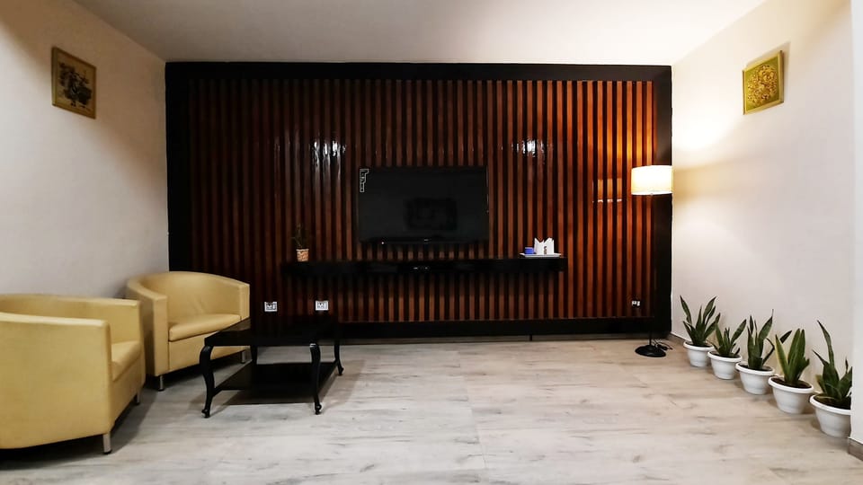 Superior Double or Twin Room | In-room dining