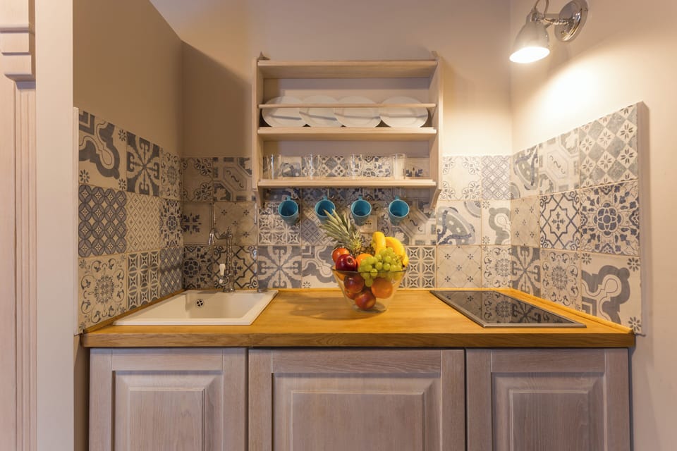 Apartment, 2 Bedrooms (Apartment 4) | Private kitchen | Full-size fridge, electric kettle, highchair, freezer