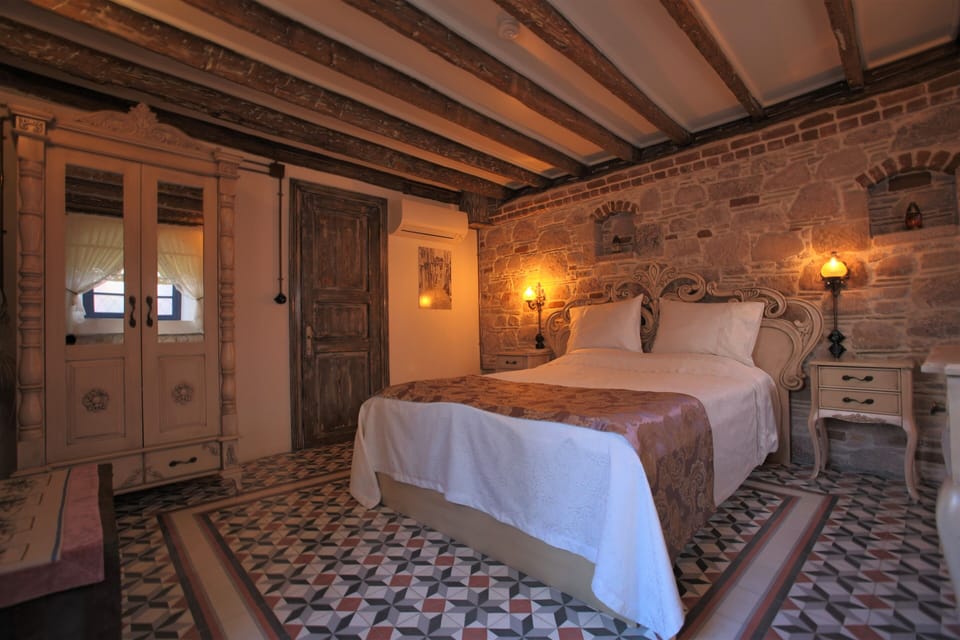 Superior Double Room, 1 Queen Bed | Premium bedding, free WiFi, bed sheets
