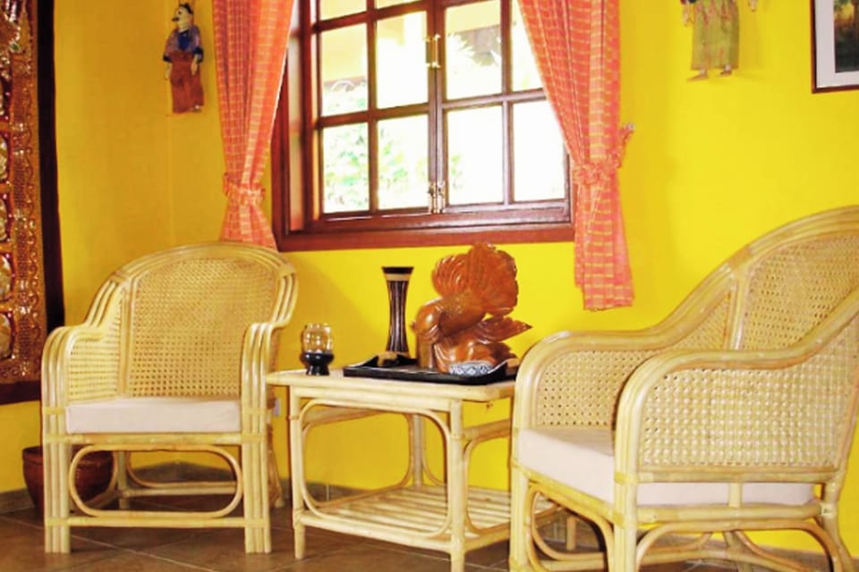 Bungalow (Fan Room) | Hypo-allergenic bedding available, desk, blackout drapes, soundproofing