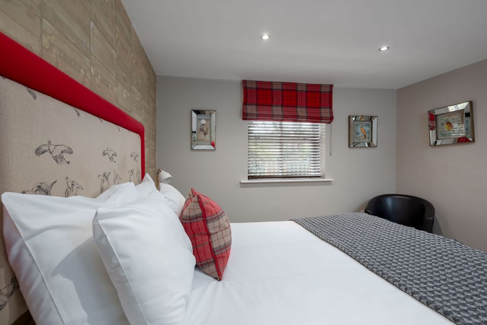 Superior Double Room, 1 King Bed | Desk, iron/ironing board, free WiFi