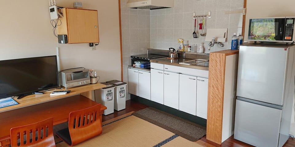 Japanese Style Room  | Private kitchenette | Fridge, microwave, stovetop, electric kettle