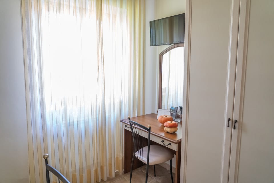 Apartment, 2 Bedrooms, Hill View, Ground Floor | 1 bedroom, down comforters, desk, free cribs/infant beds
