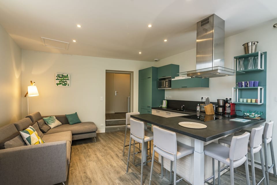 Cottage, Ensuite, Garden View (Alfred de Vigny ) | Private kitchen | Highchair