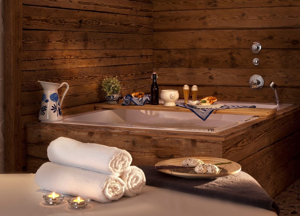 Sauna, hot tub, steam room, hot springs, body treatments