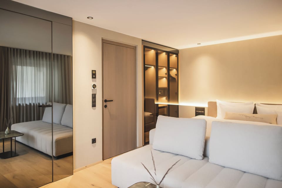 Luxury Suite | Living area | 32-inch flat-screen TV with satellite channels, TV, table tennis